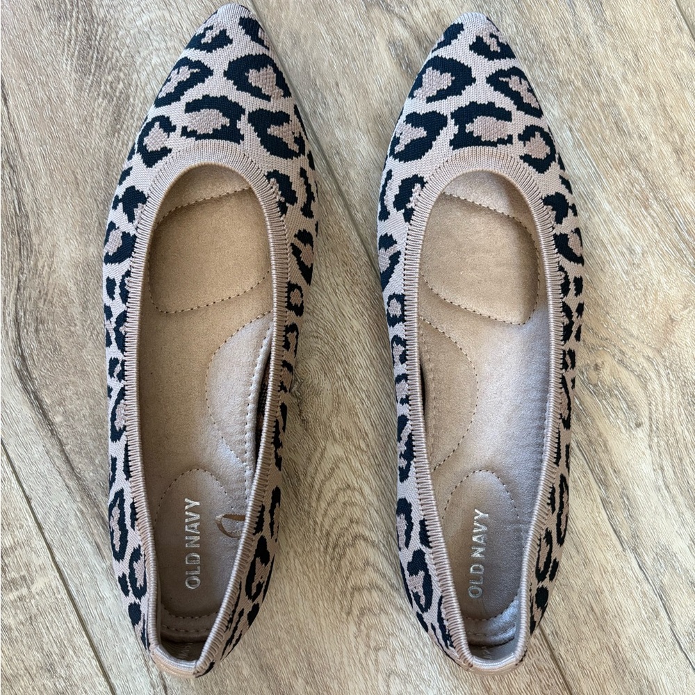 NWOT Old Navy Leopard Print Flats size 7 women’s